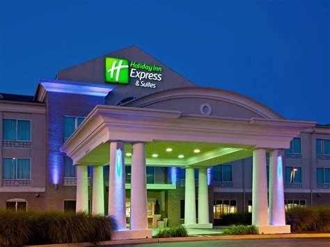 greenwood in hotels and motels.